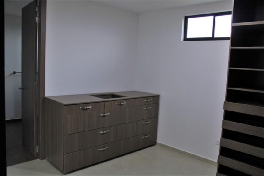 Casa de 4 alcobas en venta en Potrerito, Jamundí, 280 m² · foto 7 de 24