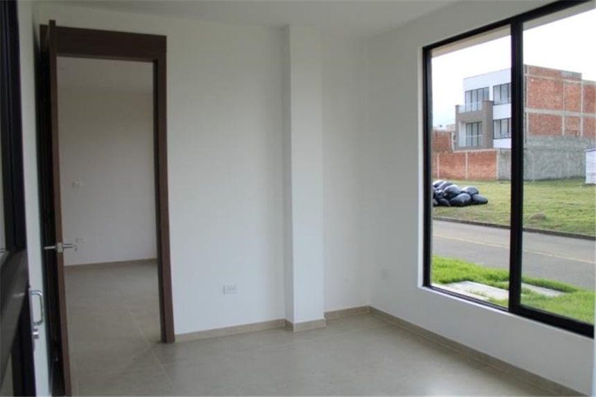 Casa de 4 alcobas en venta en Potrerito, Jamundí, 280 m² · foto 9 de 24