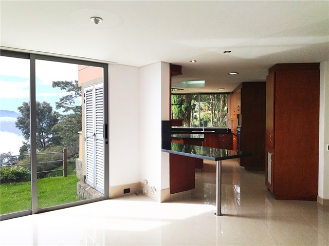 Casa de 3 alcobas en venta en Las Palmas, Medellín, 540 m² · foto 5 de 20