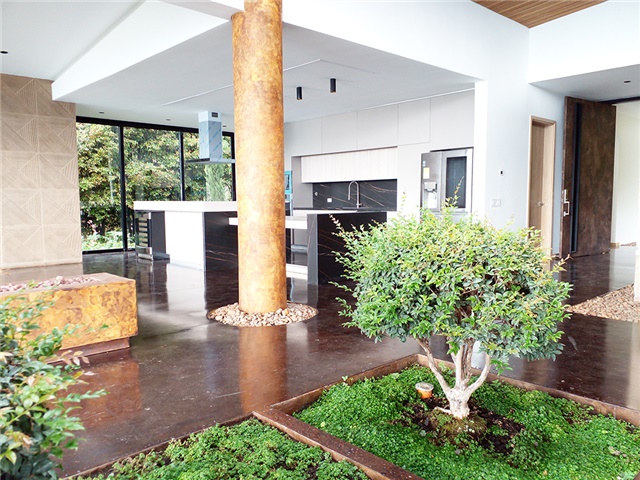 Casa de 3 alcobas en venta en Las Palmas, Medellín, 400 m² · foto 2 de 19