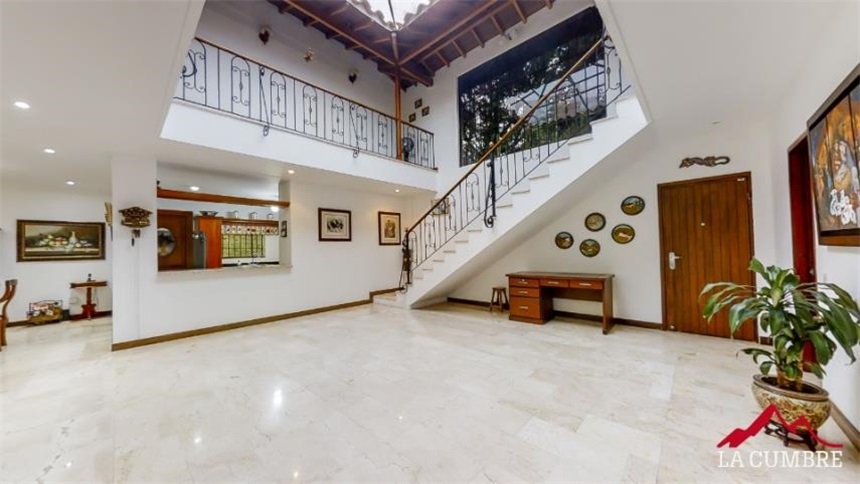 Casa de 3 alcobas en venta en Alejandro Echavarria, Medellín, 340 m² · foto 2 de 24