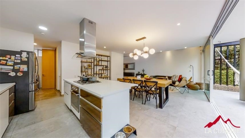 Casa de 3 alcobas en venta en San Lucas, Medellín, 271 m² · foto 8 de 24