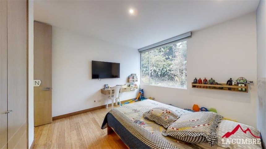 Casa de 3 alcobas en venta en San Lucas, Medellín, 271 m² · foto 12 de 24