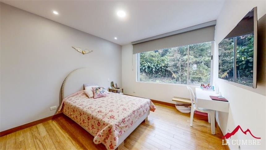 Casa de 3 alcobas en venta en San Lucas, Medellín, 271 m² · foto 14 de 24