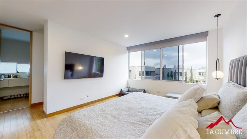 Casa de 3 alcobas en venta en San Lucas, Medellín, 271 m² · foto 21 de 24