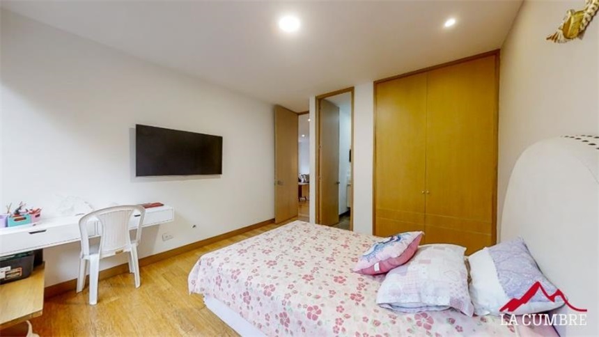 Casa de 3 alcobas en venta en San Lucas, Medellín, 271 m² · foto 15 de 24