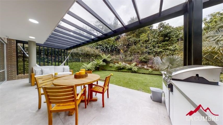 Casa de 3 alcobas en venta en San Lucas, Medellín, 271 m² · foto 10 de 24