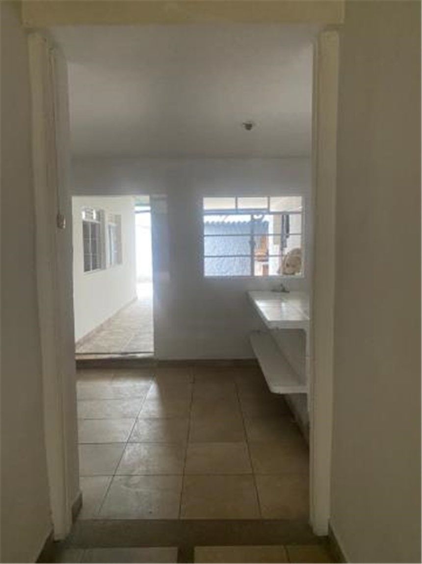 Local en Arriendo - Más
