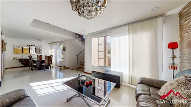 Casa en arriendo en El Poblado, Envigado en Loma Benedictinos