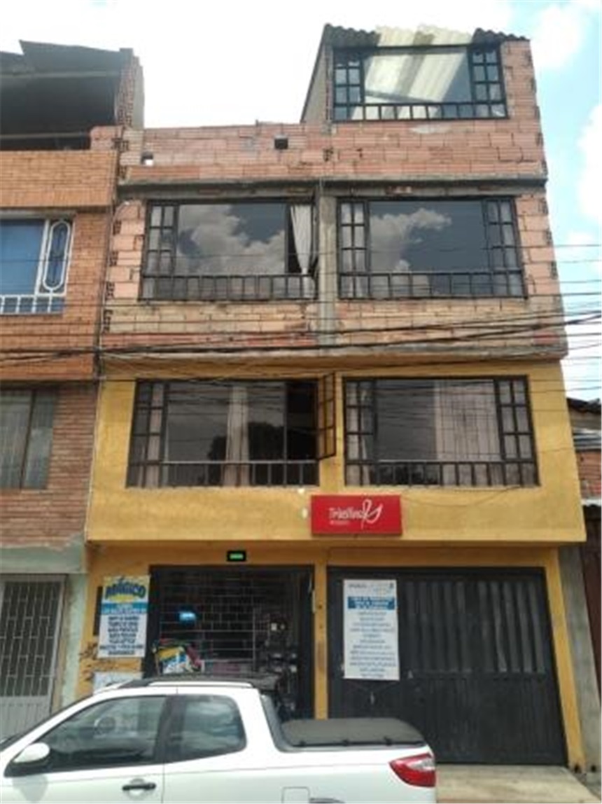 Casa en venta en Engativá, Bogotá · foto 4 de 24