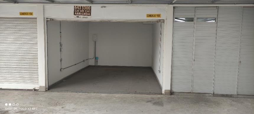 Local en Arriendo - Más
