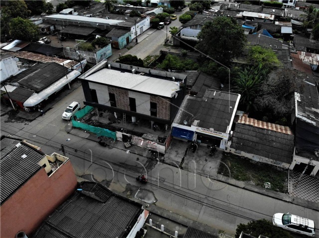 Local en Arriendo - Más