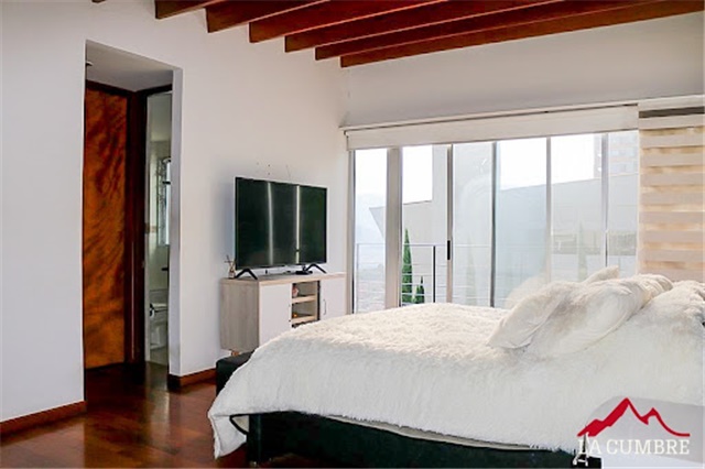 Apartamento en venta en Altos Del Poblado, Medellín · foto 2 de 11
