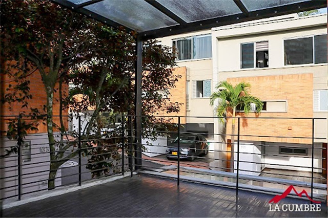 Apartamento en venta en Altos Del Poblado, Medellín · foto 10 de 11