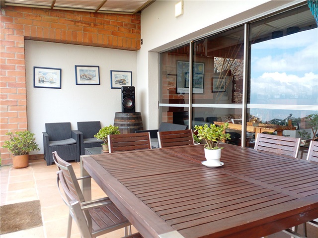 Casa de 5 alcobas en venta en Las Palmas, Medellín, 590 m² · foto 18 de 20