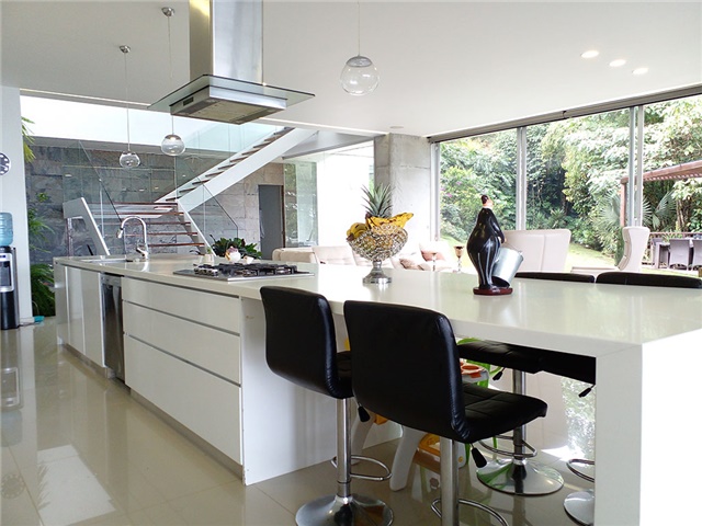 Casa de 4 alcobas en venta en Los Balsos, Medellín, 680 m² · foto 5 de 20