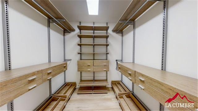 Apartamento de 3 alcobas en venta en Loma El Atravesado, Envigado, 220 m² · foto 19 de 24
