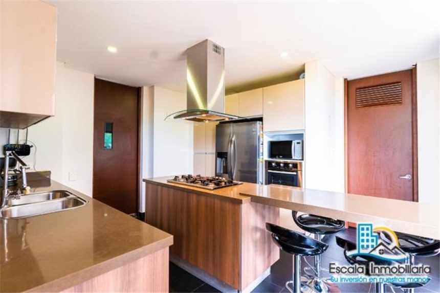 Casa de 4 alcobas en venta en Pueblo Viejo, Cota, 223 m² · foto 9 de 24