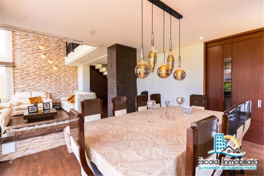 Casa de 4 alcobas en venta en Pueblo Viejo, Cota, 223 m² · foto 3 de 24
