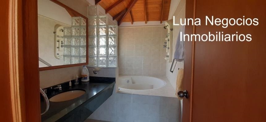Casa de 4 alcobas en venta en Cn. Terrazas De Mezuli, Piedecuesta, 333 m² · foto 12 de 15