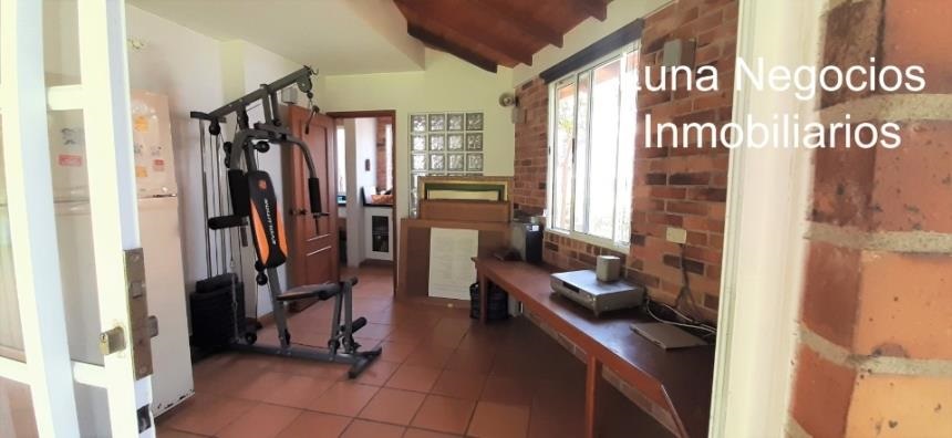 Casa de 4 alcobas en venta en Cn. Terrazas De Mezuli, Piedecuesta, 333 m² · foto 9 de 15