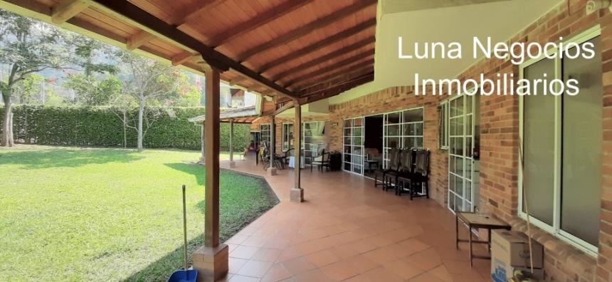 Casa de 4 alcobas en venta en Cn. Terrazas De Mezuli, Piedecuesta, 333 m² · foto 4 de 15