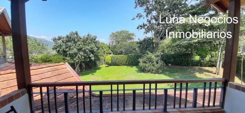 Casa de 4 alcobas en venta en Cn. Terrazas De Mezuli, Piedecuesta, 333 m² · foto 11 de 15