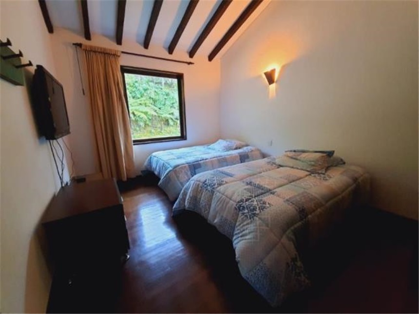 Casa de 10 alcobas en venta en El Retiro · foto 9 de 24
