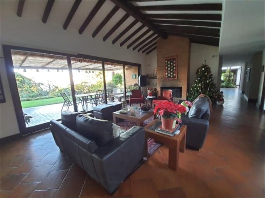 Casa de 10 alcobas en venta en El Retiro · foto 4 de 24