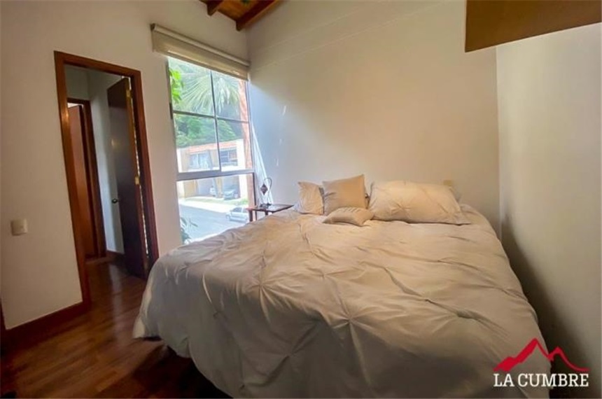 Casa de 3 alcobas en arriendo en Media Luna, Medellín, 211 m² · foto 11 de 21