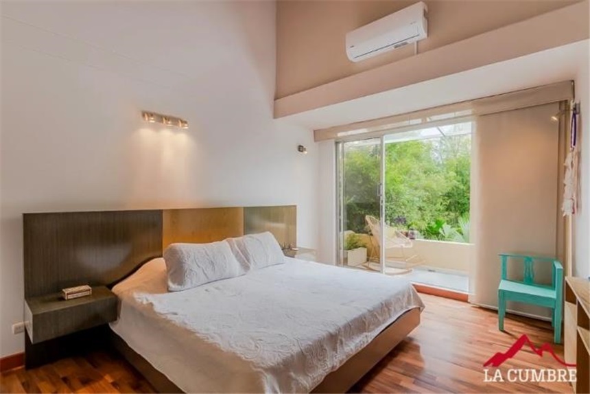 Casa de 3 alcobas en arriendo en Media Luna, Medellín, 211 m² · foto 20 de 21