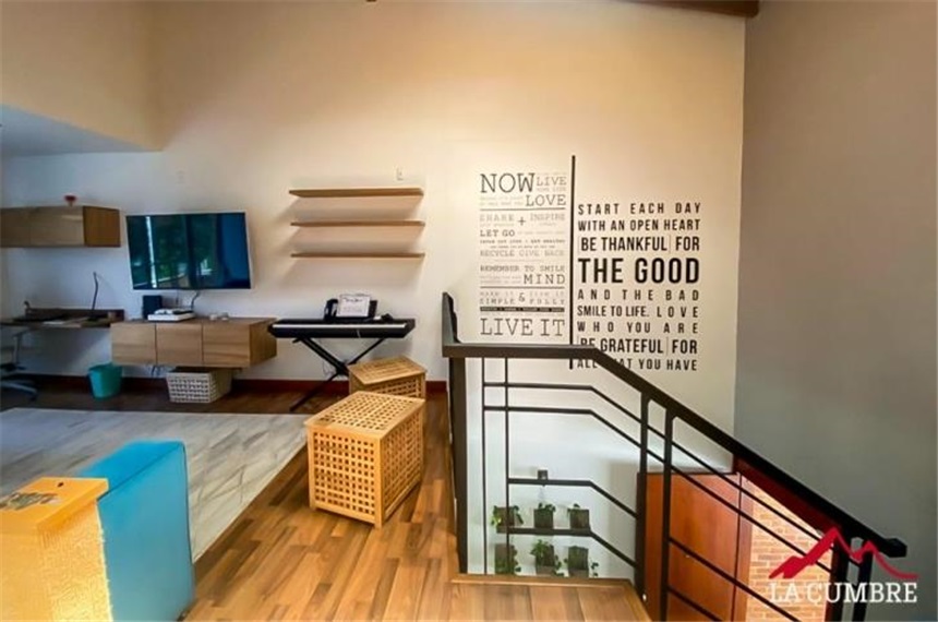 Casa de 3 alcobas en arriendo en Media Luna, Medellín, 211 m² · foto 5 de 21