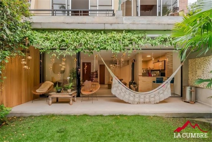 Casa de 3 alcobas en arriendo en Media Luna, Medellín, 211 m² · foto 2 de 21