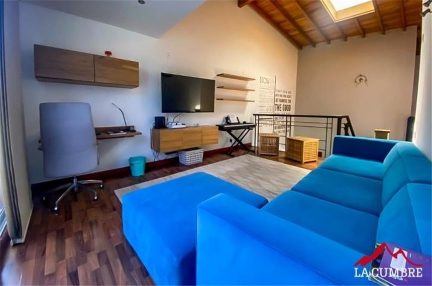 Casa de 3 alcobas en arriendo en Media Luna, Medellín, 211 m² · foto 8 de 21