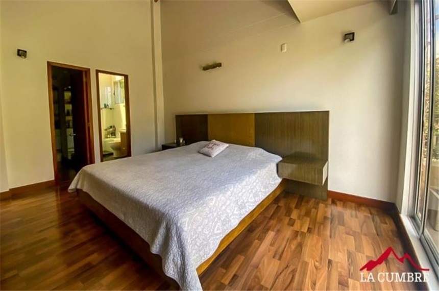 Casa de 3 alcobas en arriendo en Media Luna, Medellín, 211 m² · foto 17 de 21