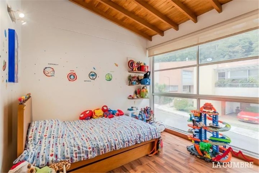 Casa de 3 alcobas en arriendo en Media Luna, Medellín, 211 m² · foto 19 de 21