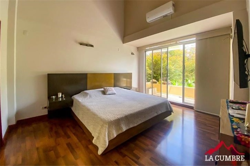 Casa de 3 alcobas en arriendo en Media Luna, Medellín, 211 m² · foto 18 de 21