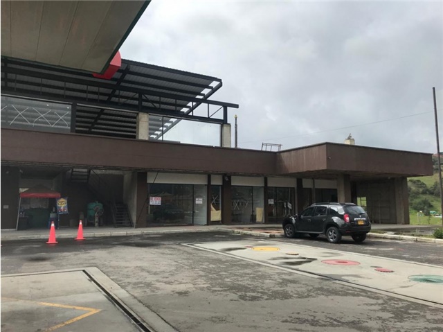 Local en Arriendo - Más