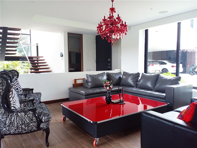 Casa de 5 alcobas en venta en Las Palmas, Medellín, 704 m² · foto 3 de 20