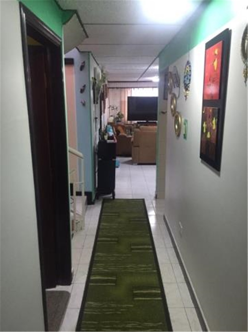 Casa de 5 alcobas en venta en San Bernardo, Bogotá, 206 m² · foto 2 de 23