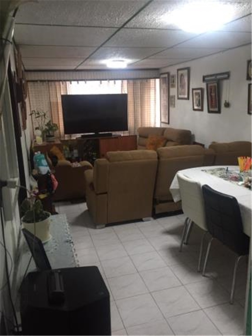 Casa de 5 alcobas en venta en San Bernardo, Bogotá, 206 m² · foto 20 de 23