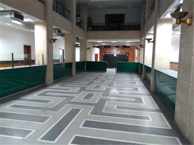 Local en arriendo en La Candelaria, Medellín, 456 m² · foto 2 de 12
