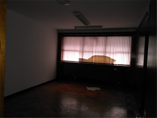 Oficina en arriendo en La Candelaria, Medellín, 674 m² · foto 16 de 17