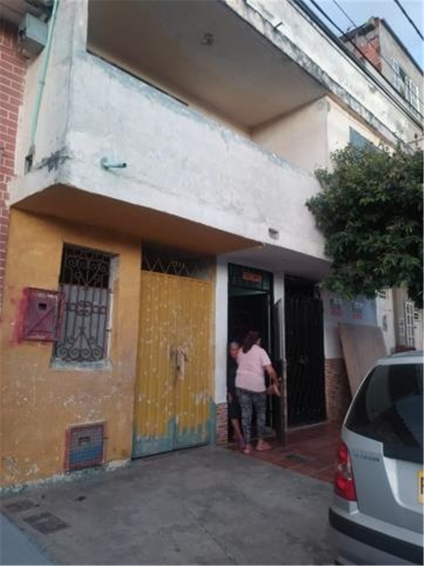 Casa de 8 alcobas en venta en Gaitan, Bucaramanga, 218 m² · foto 6 de 7