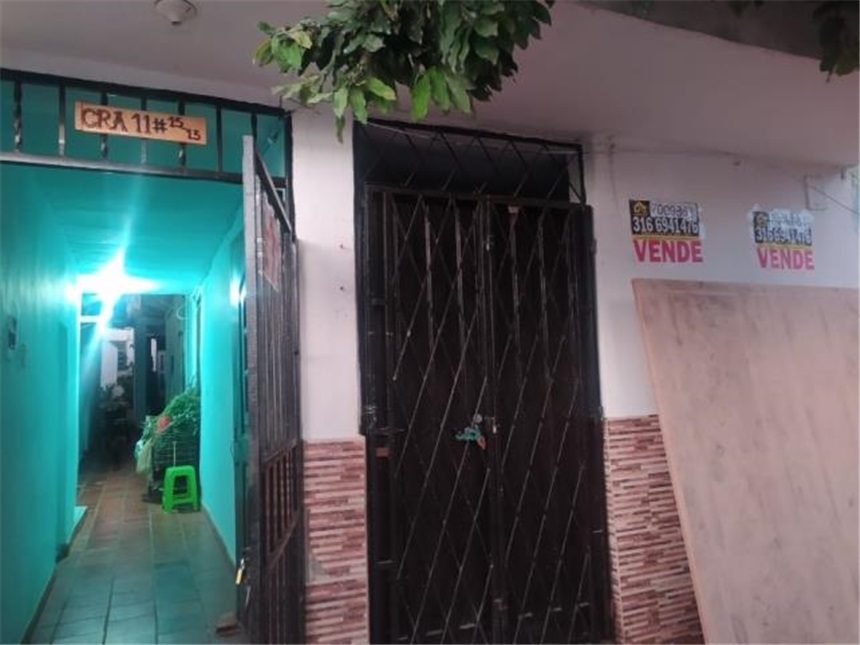 Casa de 8 alcobas en venta en Gaitan, Bucaramanga, 218 m² · foto 4 de 7