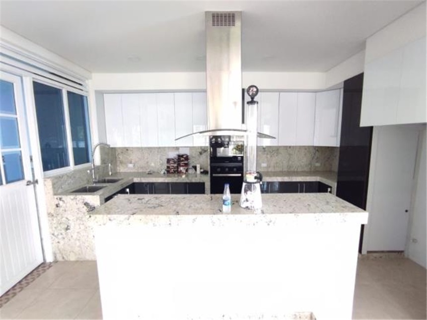 Casa de 4 alcobas en venta en Alfaguara, Jamundí, 225 m² · foto 4 de 24