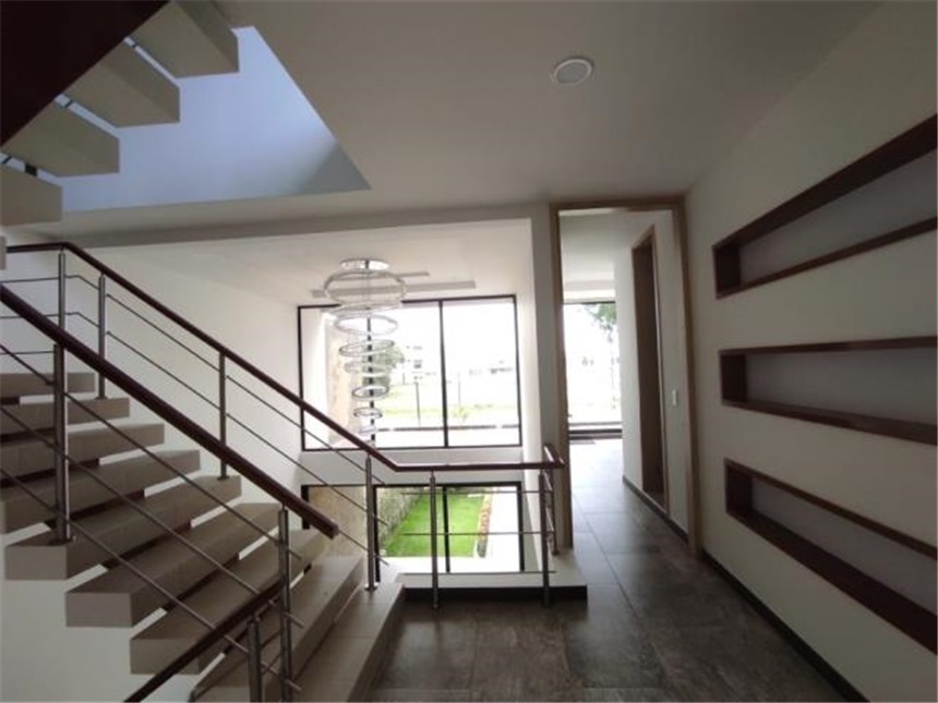 Casa de 5 alcobas en venta en Alfaguara, Jamundí, 354 m² · foto 2 de 20