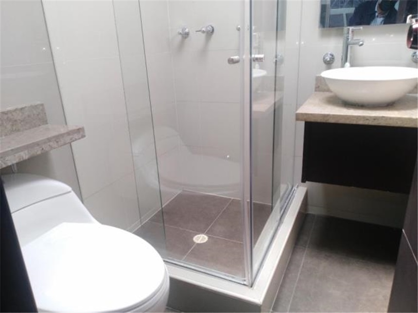 Casa en venta en Quinta Paredes, Bogotá · foto 10 de 24