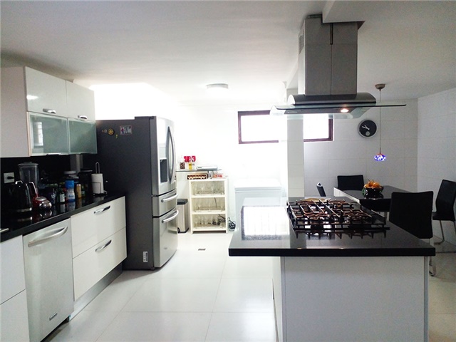Casa de 5 alcobas en venta en La Calera, Medellín, 400 m² · foto 3 de 18
