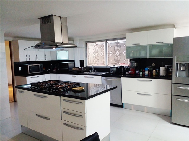 Casa de 5 alcobas en venta en La Calera, Medellín, 400 m² · foto 4 de 18